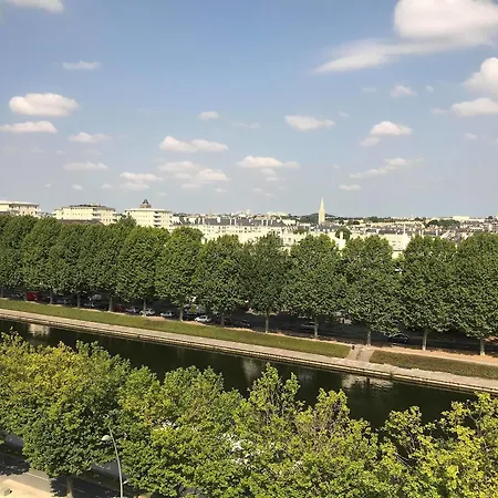 イビス スタイルズ サントル ガール カーン