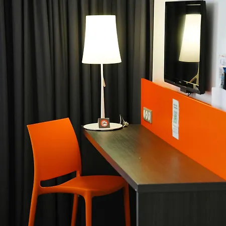 Ibis Styles Centre Gare Hotel 3*