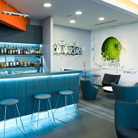 Отель Ibis Styles Centre Gare Кан