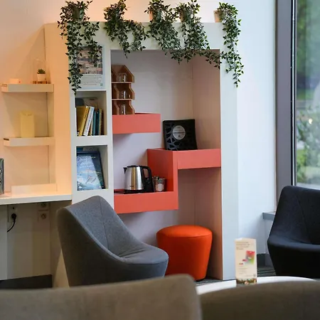 Отель Ibis Styles Centre Gare Кан