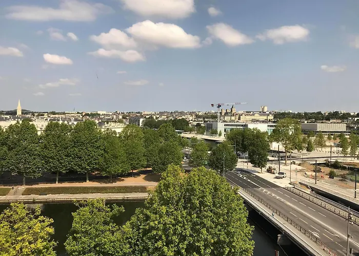 卡昂中心火车站宜必思样尚品酒店 酒店 凯恩