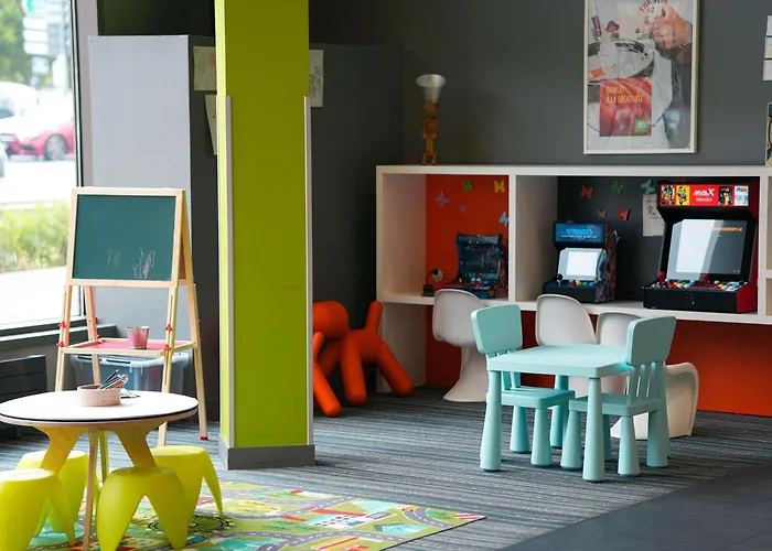 卡昂中心火车站宜必思样尚品酒店 凯恩