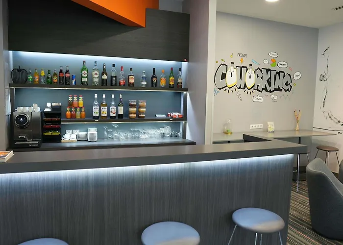 卡昂中心火车站宜必思样尚品酒店 酒店